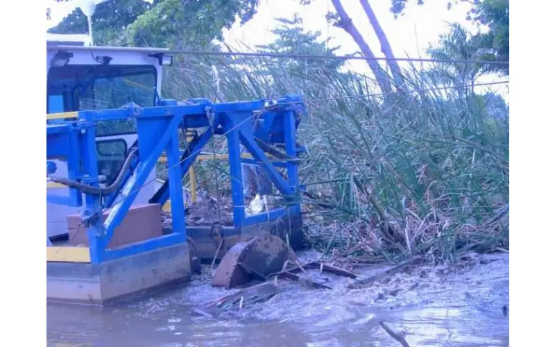 Aquatic weed harvesters